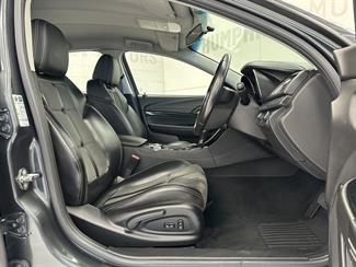 2017 Holden Commodore - Thumbnail