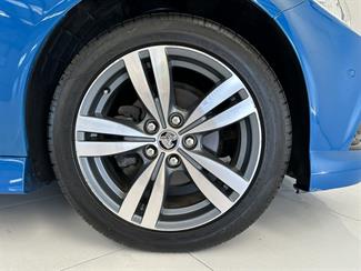 2015 Holden Commodore - Thumbnail