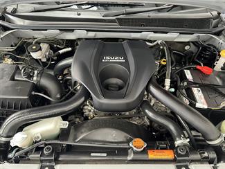 2015 Isuzu D-MAX - Thumbnail