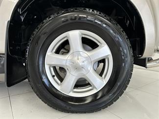 2015 Isuzu D-MAX - Thumbnail