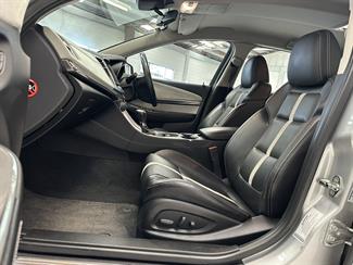 2013 Holden Commodore - Thumbnail