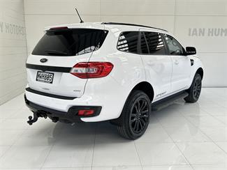 2020 Ford Everest - Thumbnail
