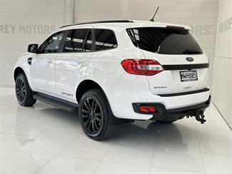 2020 Ford Everest - Thumbnail