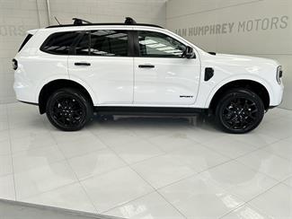 2023 Ford Everest - Thumbnail