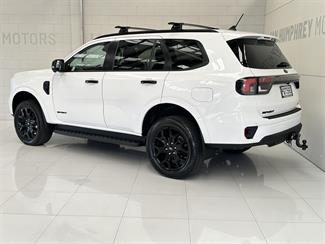 2023 Ford Everest - Thumbnail