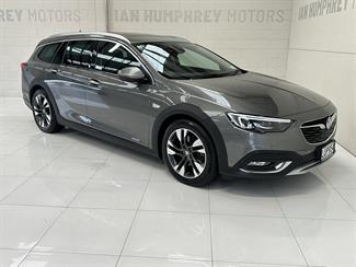 2018 Holden Commodore - Thumbnail