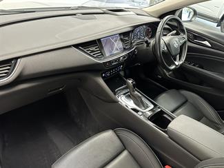 2018 Holden Commodore - Thumbnail