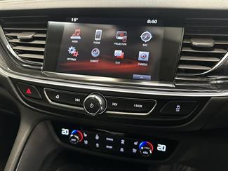 2018 Holden Commodore - Thumbnail