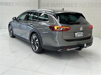 2018 Holden Commodore - Thumbnail
