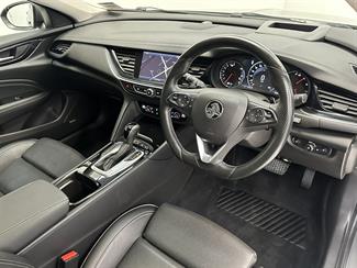 2018 Holden Commodore - Thumbnail