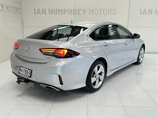 2019 Holden Commodore - Thumbnail