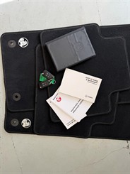 2017 Holden Commodore - Thumbnail