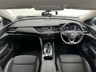 2018 Holden Commodore - Thumbnail