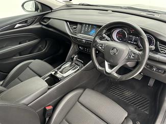 2018 Holden Commodore - Thumbnail