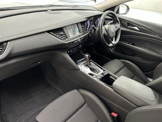 2018 Holden Commodore - Thumbnail