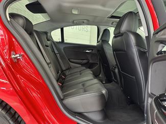 2016 Holden Commodore - Thumbnail