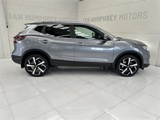 2021 Nissan Qashqai - Thumbnail