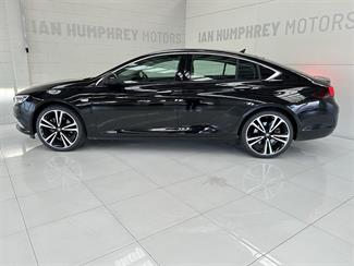 2019 Holden Commodore - Thumbnail