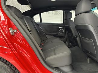 2010 Holden Commodore - Thumbnail