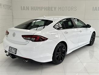 2018 Holden Commodore - Thumbnail