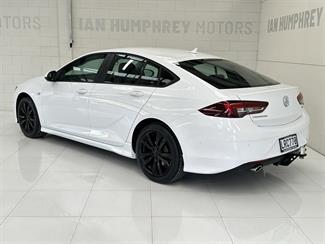 2018 Holden Commodore - Thumbnail