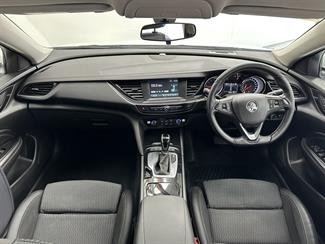 2018 Holden Commodore - Thumbnail