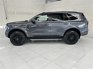 2023 Ford Everest - Thumbnail