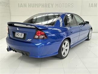 2005 Holden Commodore - Thumbnail