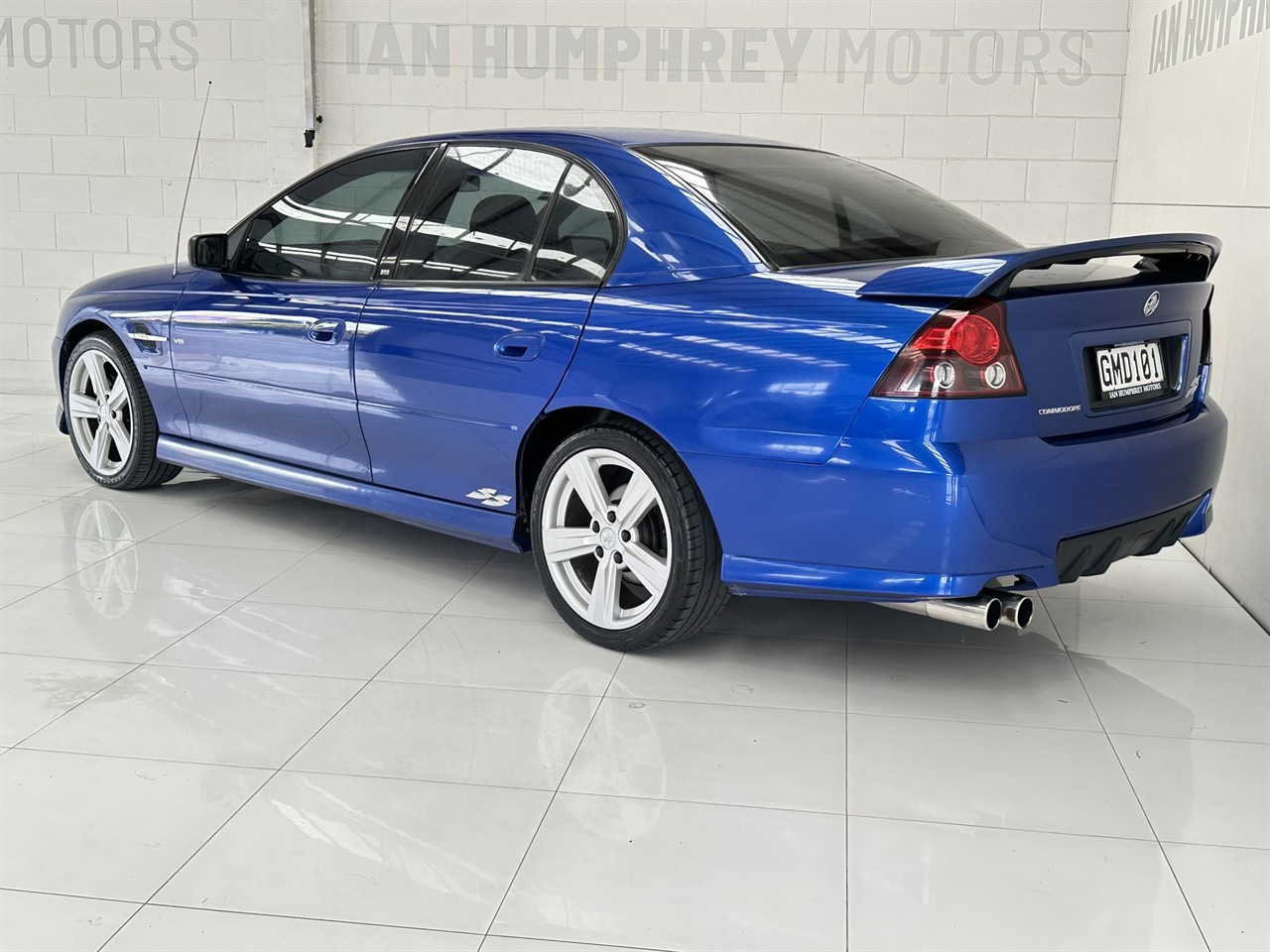 2005 Holden Commodore