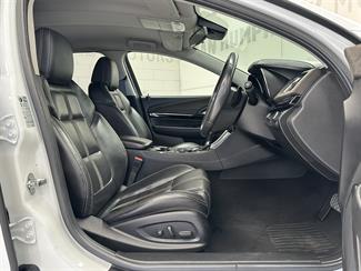 2017 Holden Commodore - Thumbnail