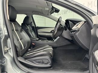 2015 Holden Commodore - Thumbnail