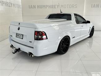 2017 Holden Commodore - Thumbnail