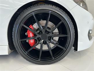 2017 Holden Commodore - Thumbnail