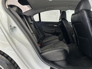 2017 Holden Commodore - Thumbnail