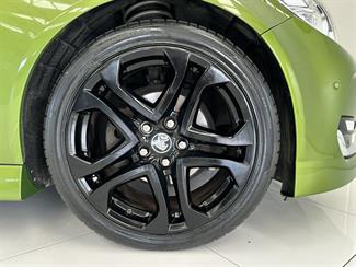 2017 Holden Commodore - Thumbnail