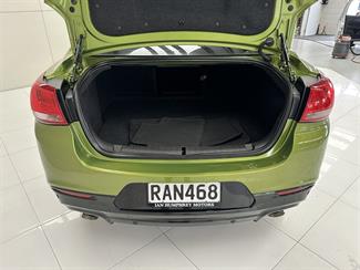 2015 Holden Commodore - Thumbnail