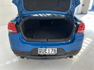 2015 Holden Commodore - Thumbnail