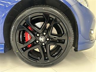 2018 Holden Commodore - Thumbnail