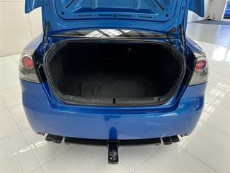 2010 Holden Commodore - Thumbnail