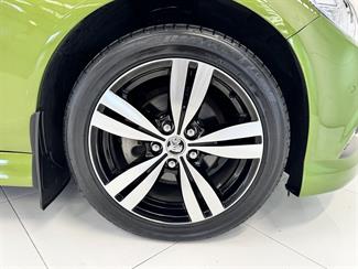 2015 Holden Commodore - Thumbnail