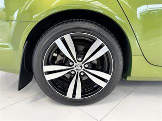 2015 Holden Commodore - Thumbnail