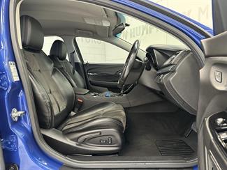 2016 Holden Commodore - Thumbnail