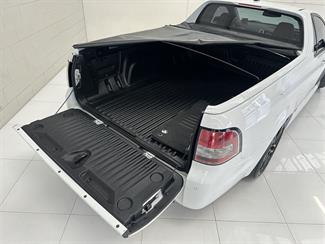 2016 Holden Commodore - Thumbnail