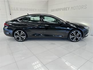 2019 Holden Commodore - Thumbnail