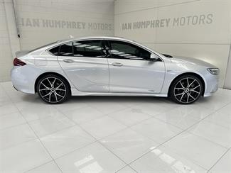 2018 Holden Commodore - Thumbnail