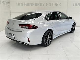 2018 Holden Commodore - Thumbnail