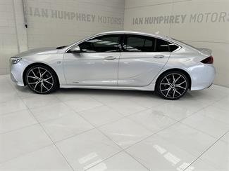 2018 Holden Commodore - Thumbnail
