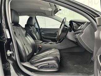 2016 Holden Commodore - Thumbnail