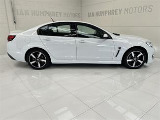 2017 Holden Commodore - Thumbnail