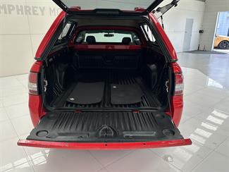 2015 Holden Commodore - Thumbnail